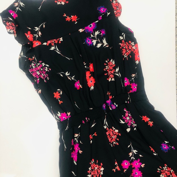 Express Floral Ruffle Romper - Picture 10 of 14